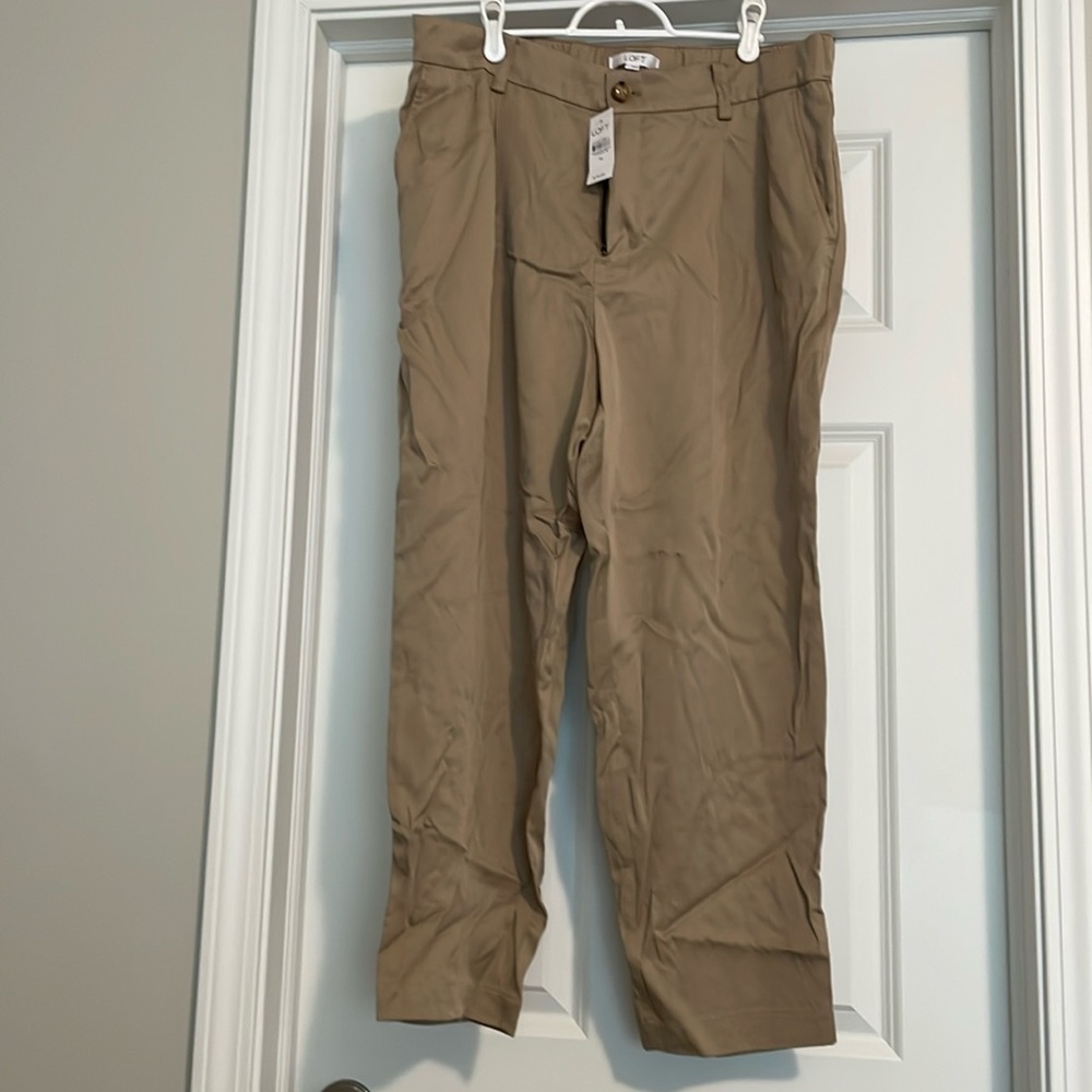 NWT- LOFT size 14 crop pant